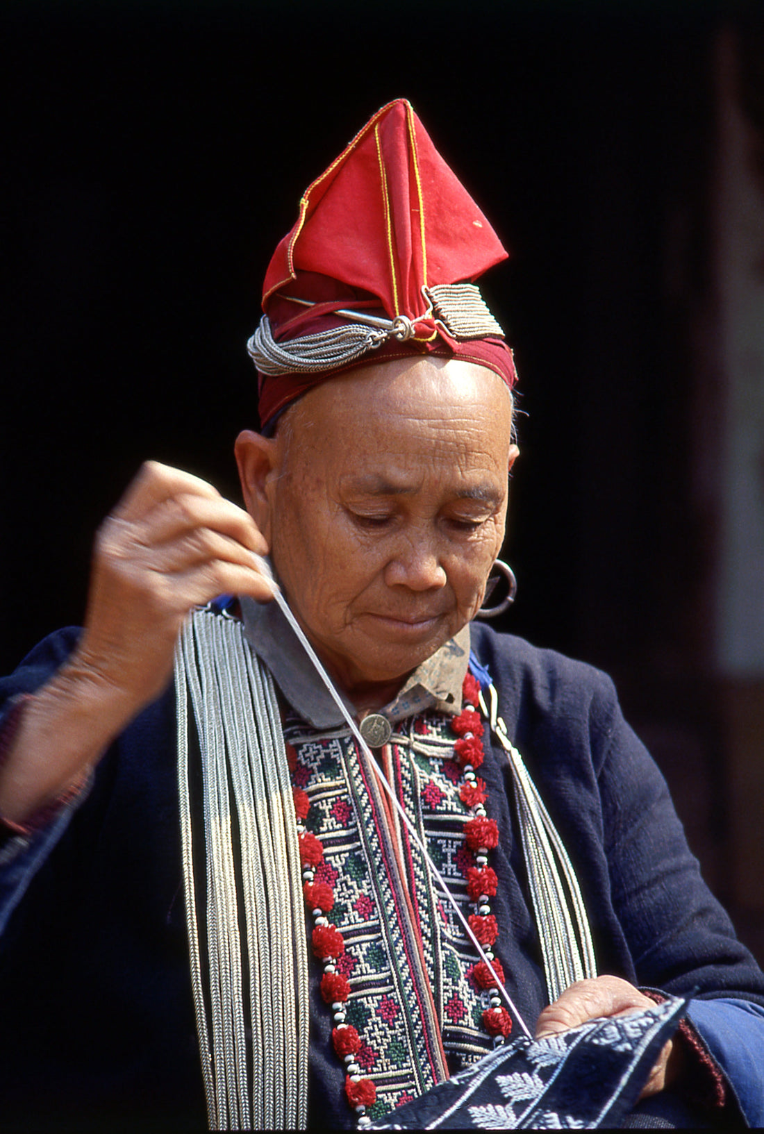 Stitch the Past, Dye with Nature